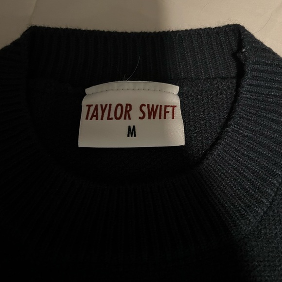 Red (Taylor’s Version) Navy Argyle Crewneck Sweater - Picture 5 of 6